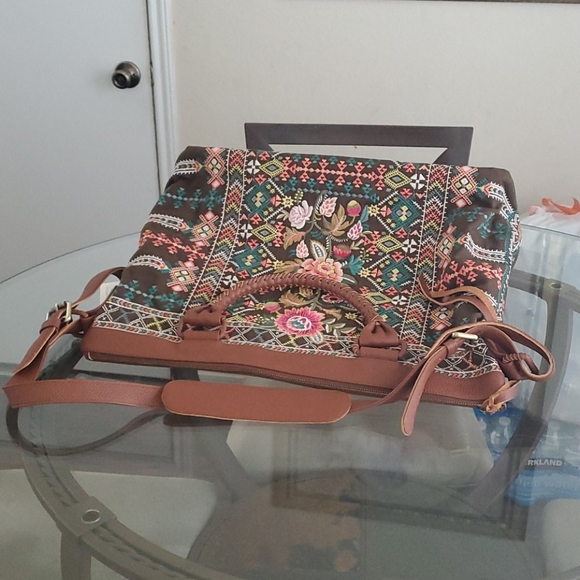 Johnny Was
CHANDRA OVERNIGHT TOTE - Picture 5 of 8